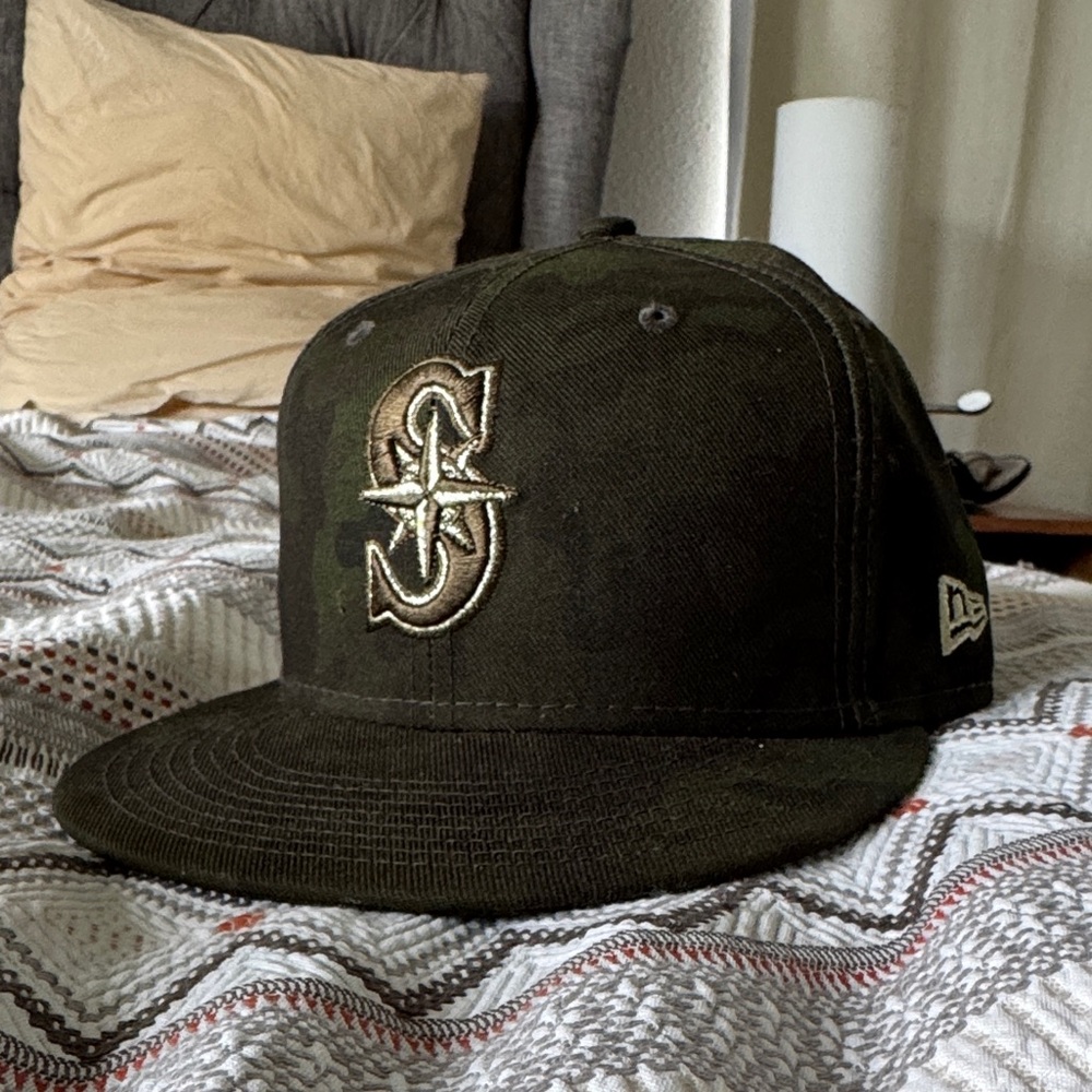 7 3/8 New Era Mariners Olive Green special edition Memorial Day cap